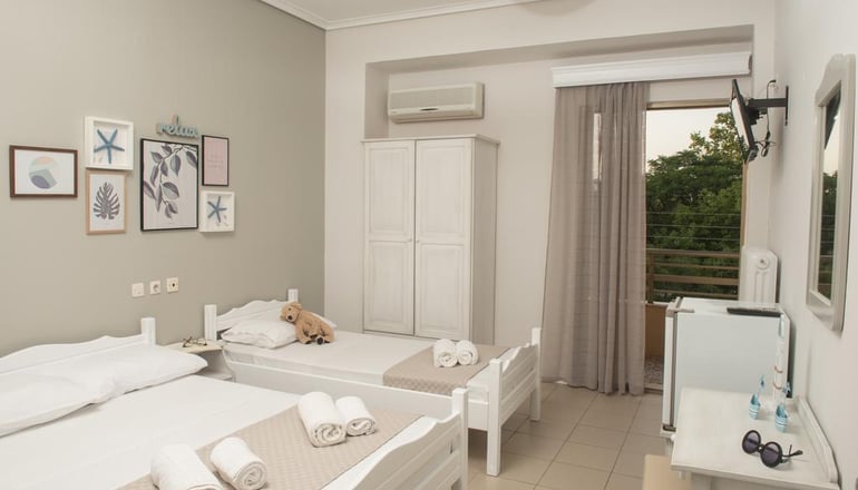 Aqua Beachfront Elegant Hotel